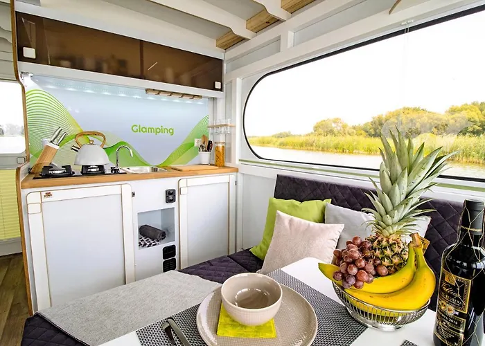 Hausboot Fiona Im Yachthafen Berlin-schmoeckwitz Auf Der Spree Und Dem Mueggelsee Von Anfang April Bis Ende Oktober * Berlin