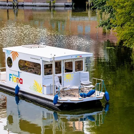 Botel Hausboot Fiona Im Yachthafen Berlin-schmoeckwitz Auf Der Spree Und Dem Mueggelsee Von Anfang April Bis Ende Oktober *